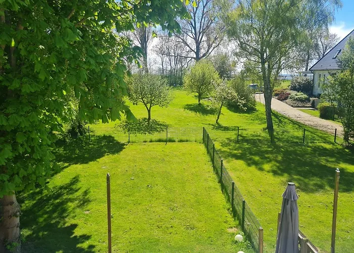 - 135 Qm - 3 Sz - 2 Terrassen - Naehe Insel Poel Ostsee *